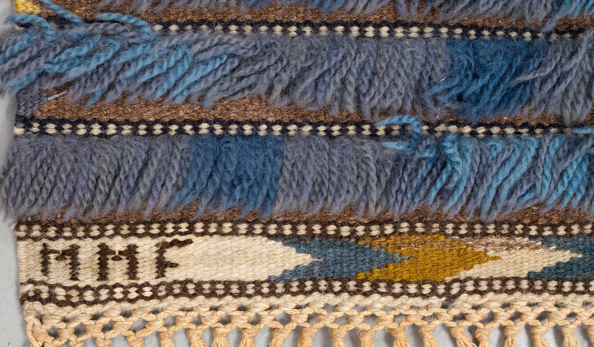 Märta Måås-Fjetterström, matta, "Blå Silverryan", reliefrya, ca 201 x 96,5-97,5 cm, signerad MMF.