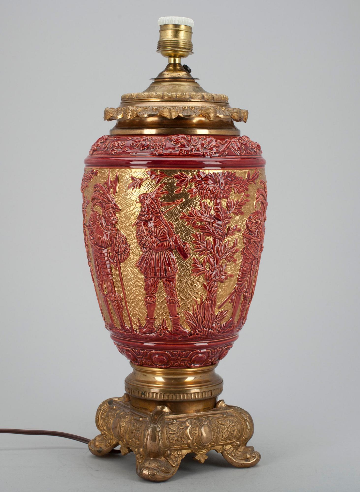 BORDSLAMPA/OLJELAMPA, brons och majolika, sekelskiftet 1800/1900.