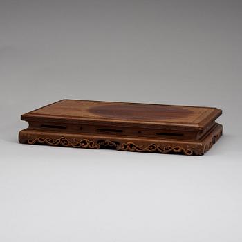 STÄLL, hardwood. Qingdynastin, sent 1800-tal.