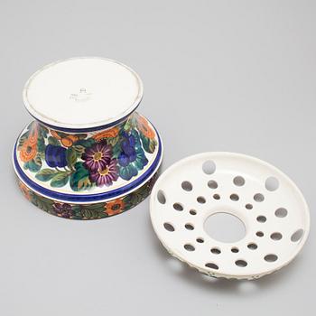 A ALUMINIA PORCELAIN FLOWER URN, Denmark, first half of the 20th century.