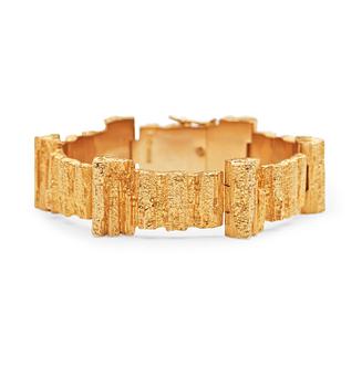 366. An 18k gold Lapponia bracelet, 'Mystique, Finland.