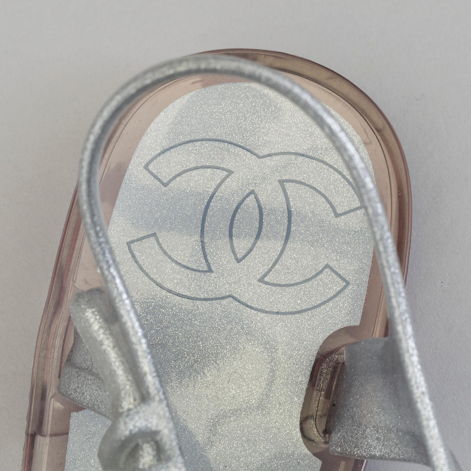 A pair of sandals by Chanel, size 41.