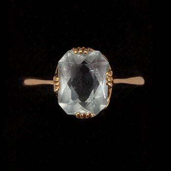 RING, akvamarin, 18K guld. Vikt 2,9 g.