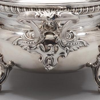 A pair of English mid 18th century tureens, mark of Edward Wakelin, London 1755.