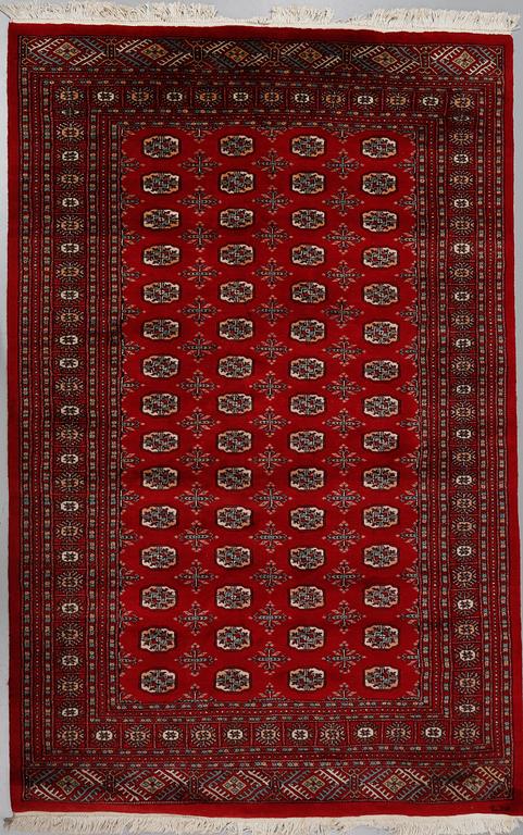 MATTA, Pakistan, signerad, 254 x 172 cm, 1900-talets andra hälft.