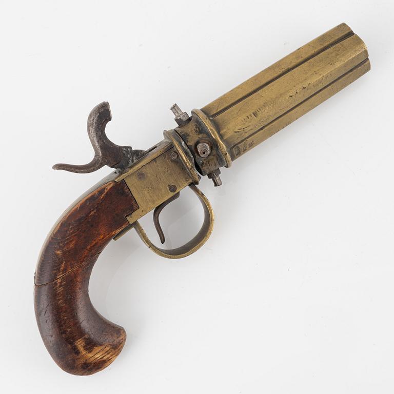 Slaglåsrevolver, märkt AIS (Anders Johannesson i Romenäs 1840-1914).