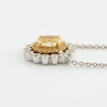 Collier med ovalslipad gul diamant och runda briljantslipade diamanter.