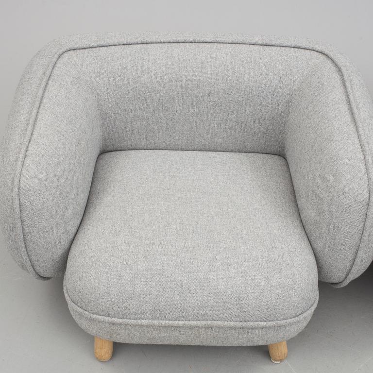 FÅTÖLJER, ett par, "Basset", Boris Berlin och Aleksej Iskos för Versus, 2010-tal.