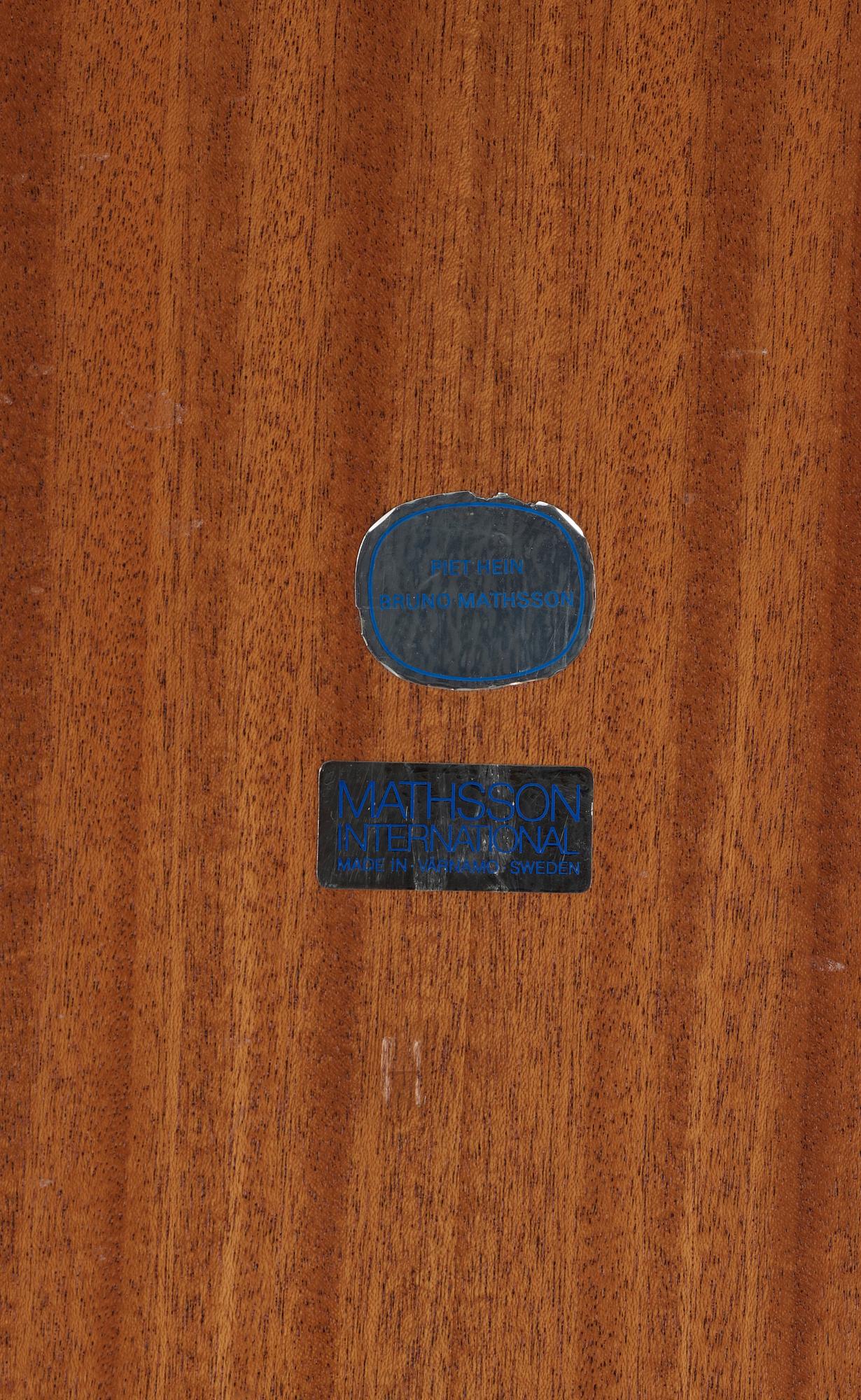 BORD, "Superellips" Bruno Mathsson och Piet Hein för Fritz Hansen, Bruno Mathsson international, Värnamo, 1980-tal.