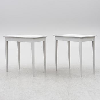 Side tables, a pair, 20th century.