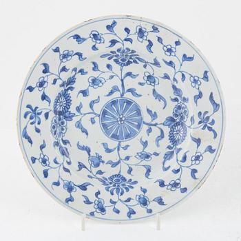 A plate and serving dish, porcelain, China, 19th century.
