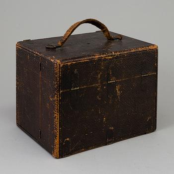 A "The Korona Hand Camera", Milburn Camera Company, New York, USA from around year 1900.