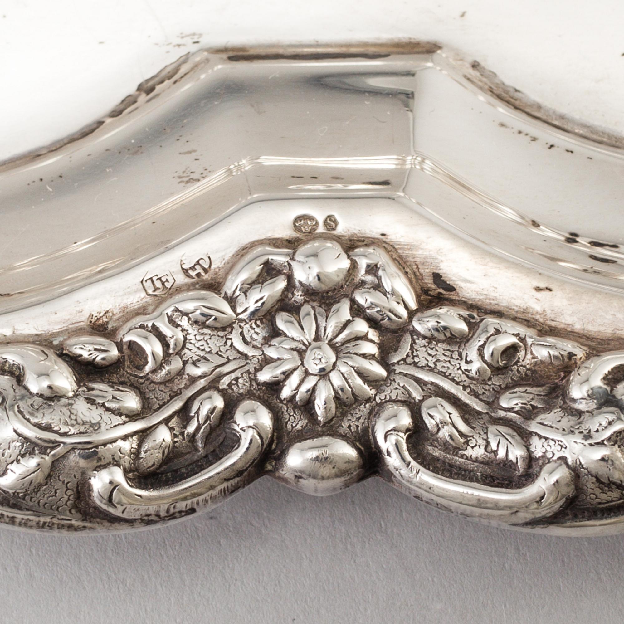 BRICKA, silver, 1800-tal, svenska importstämplar.