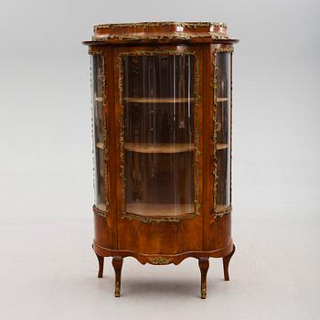 VITRINSKÅP, Louis XIV-stil, 1800-/1900-tal.