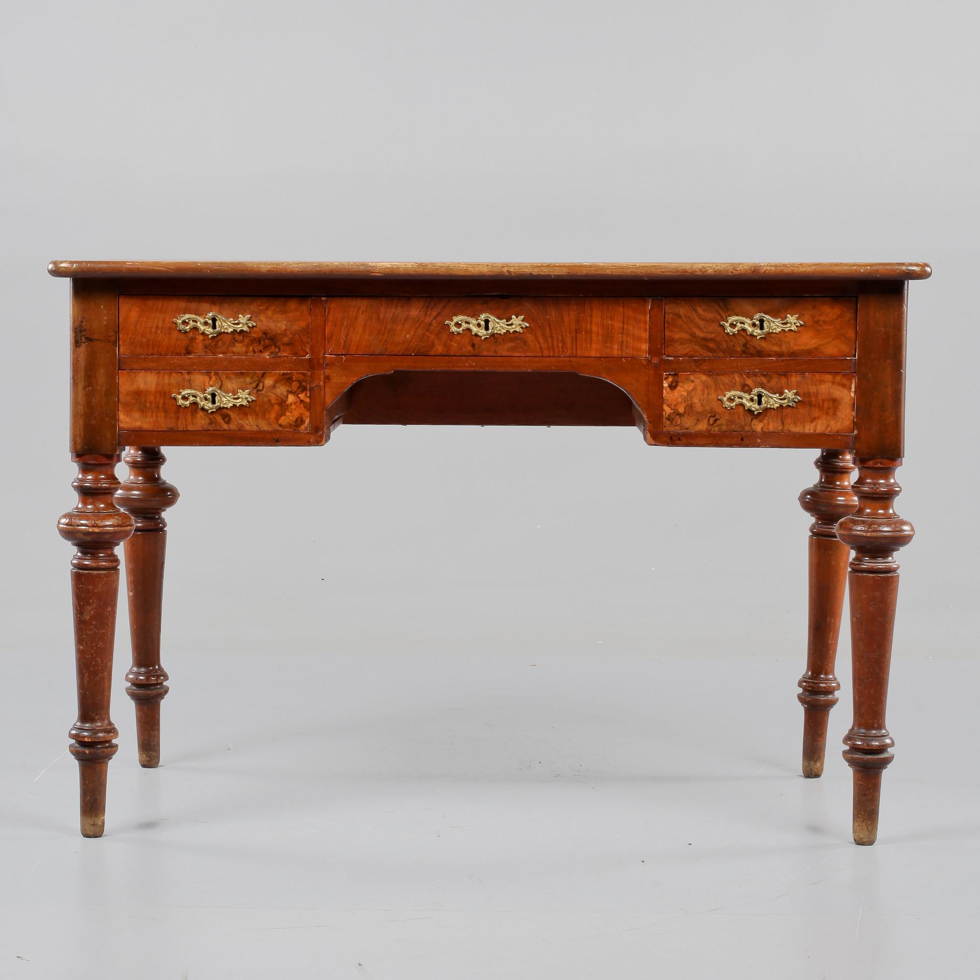 SKRIVBORD, nyrenässans, 1800-talets slut.