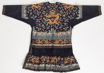 713. A Chinese robe, embroidered silk. Qing dynasty (1644–1911).