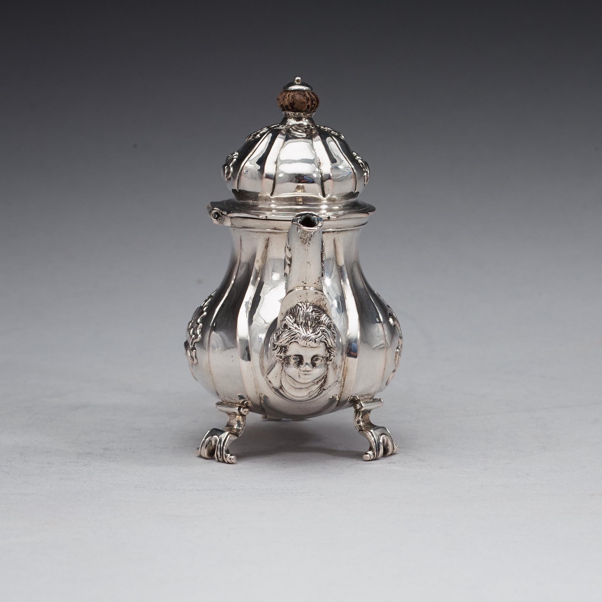A Danish 18th century silver miniature tea-pot, marks of Jens Kjeldsen Sommerfeldt, Aalborg (1726-1767).