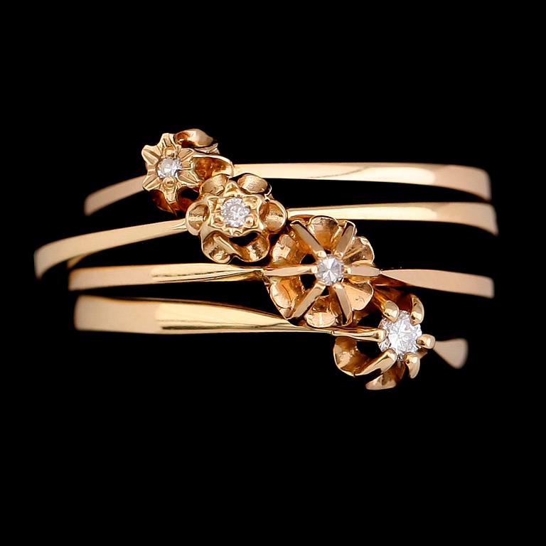 RINGAR, 4 st, 18 k guld med briljantslipade diamanter, 1900-talets andra hälft. Vikt ca 4 gram.