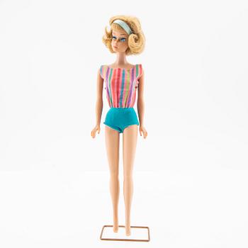 Barbie doll, vintage "American Girl, sidepart", Mattel 1966.