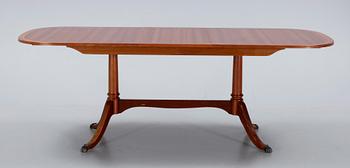 MATBORD, en iläggsskiva, engelsk stil, 1900-tal.