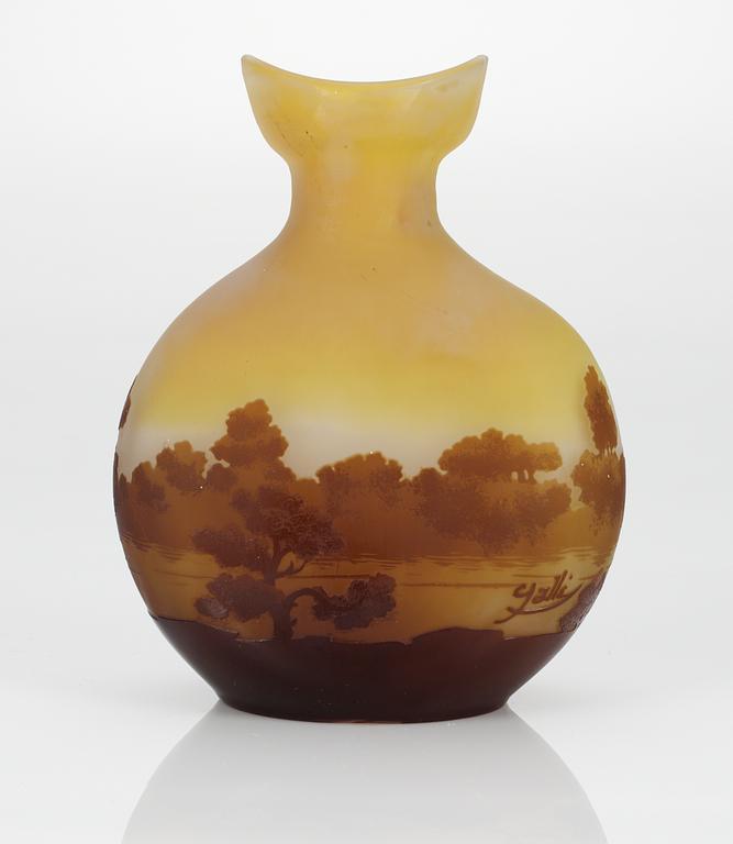 An Emile Gallé Art Nouveau cameo glass vase, Nancy, France.