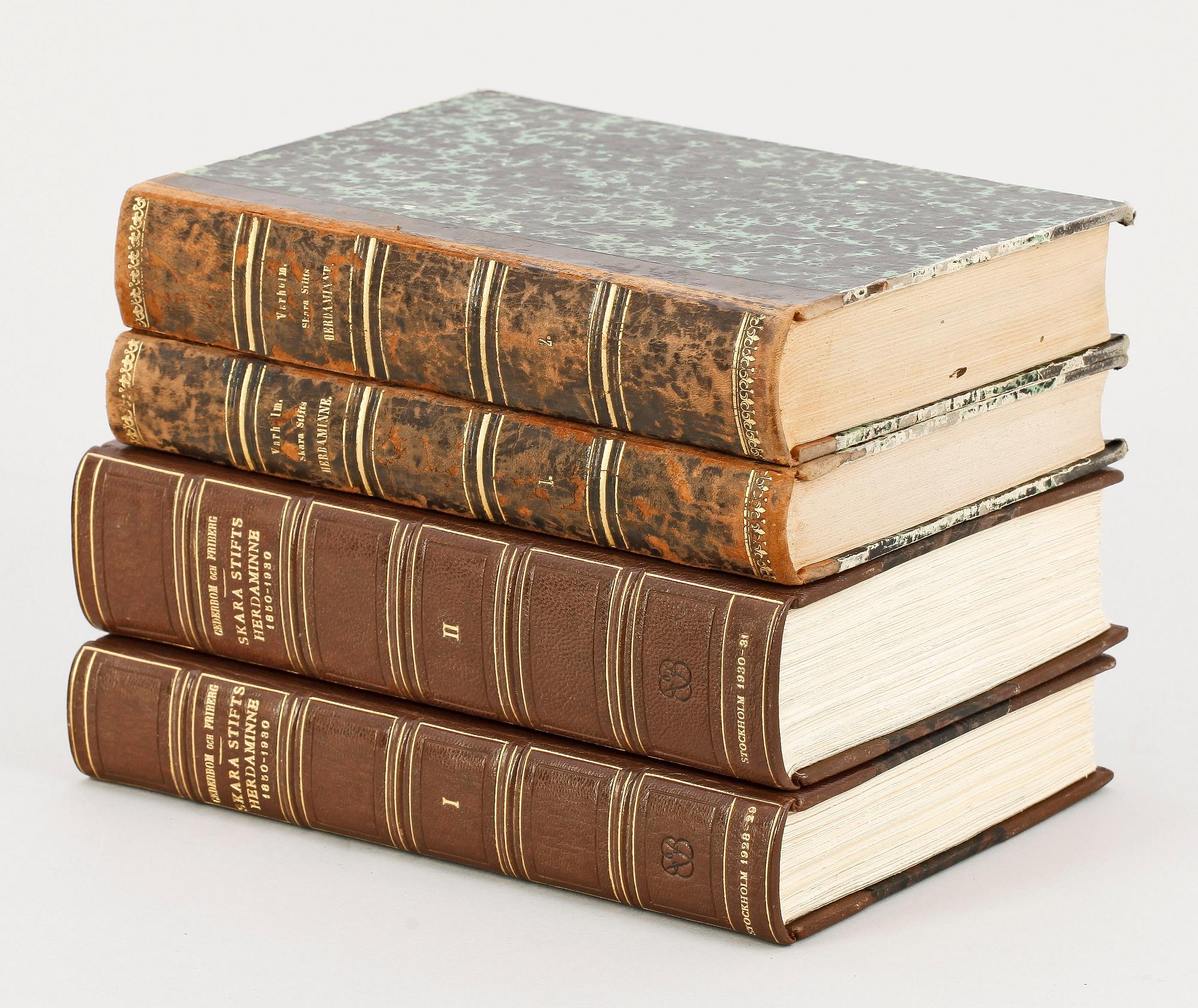 BOKVERK, 2+2 vol, "Skara Stifts Herdaminne" av JW Warholm resp "Skara Stifts Herdaminne" av LA Cederblom och CO FRiberg, Mariestad 1871 resp Stockholm 1928-29.