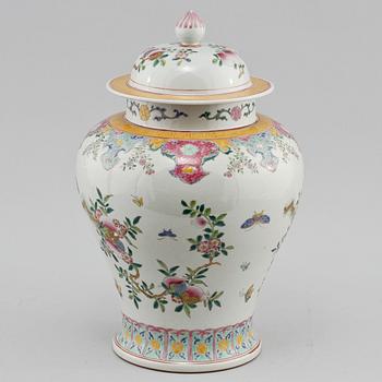 LOCKURNA, porslin, Kina, 1900-tal.