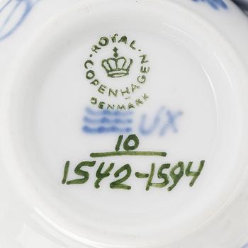 Royal Copenhagen, kreemikuppeja lautasineen, 7 kpl, "Blå blomst", Tanska.