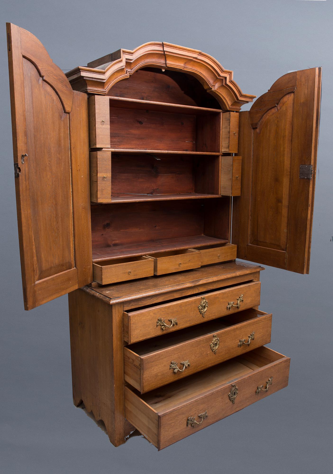 SKÅP, rokokostil, 1800-tal.