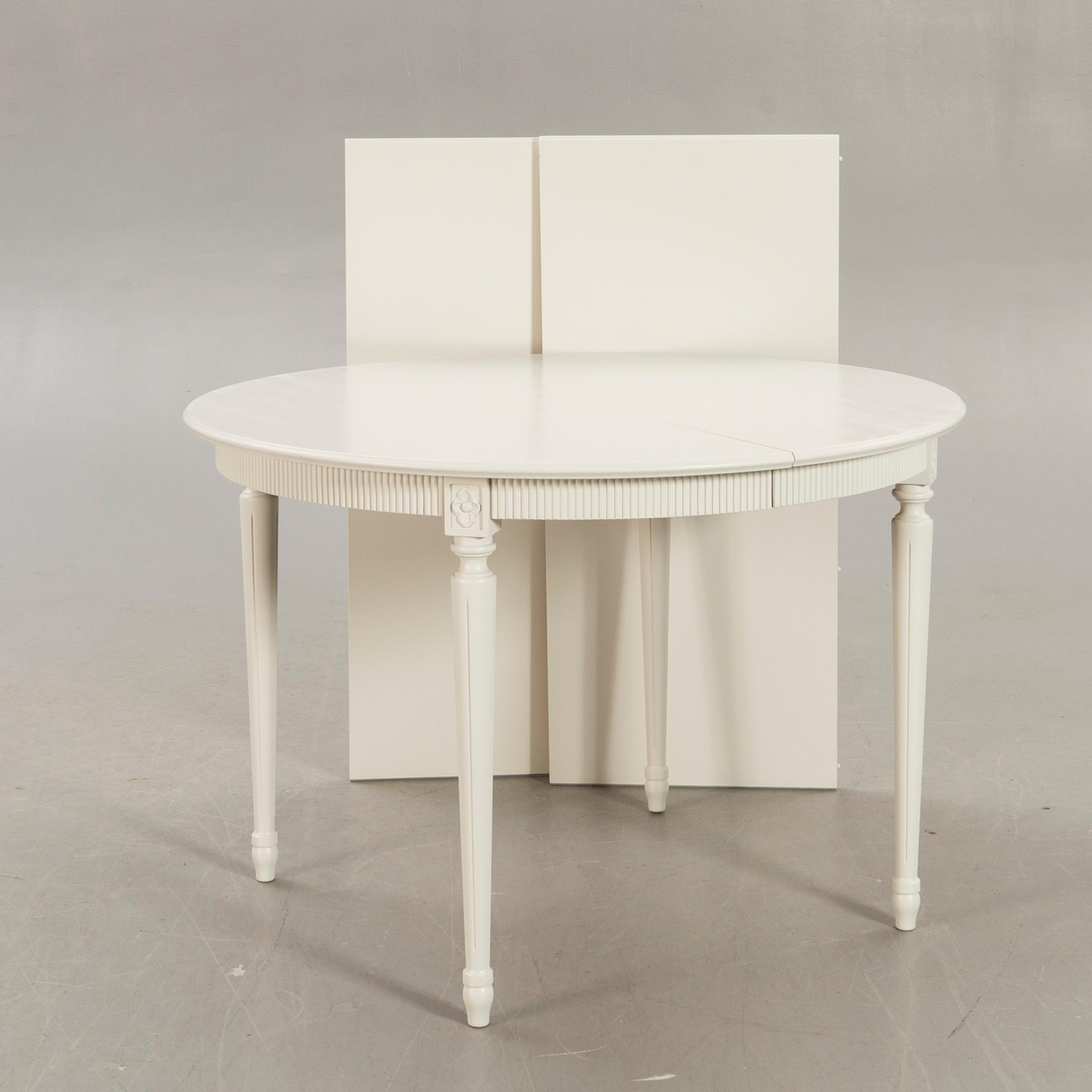 Matbord gustaviansk stil 1900-talets mitt.