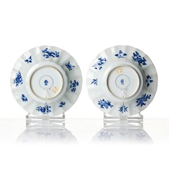 A pair of blue and white dishes, Qing dynasty, Kangxi (1662-1722).