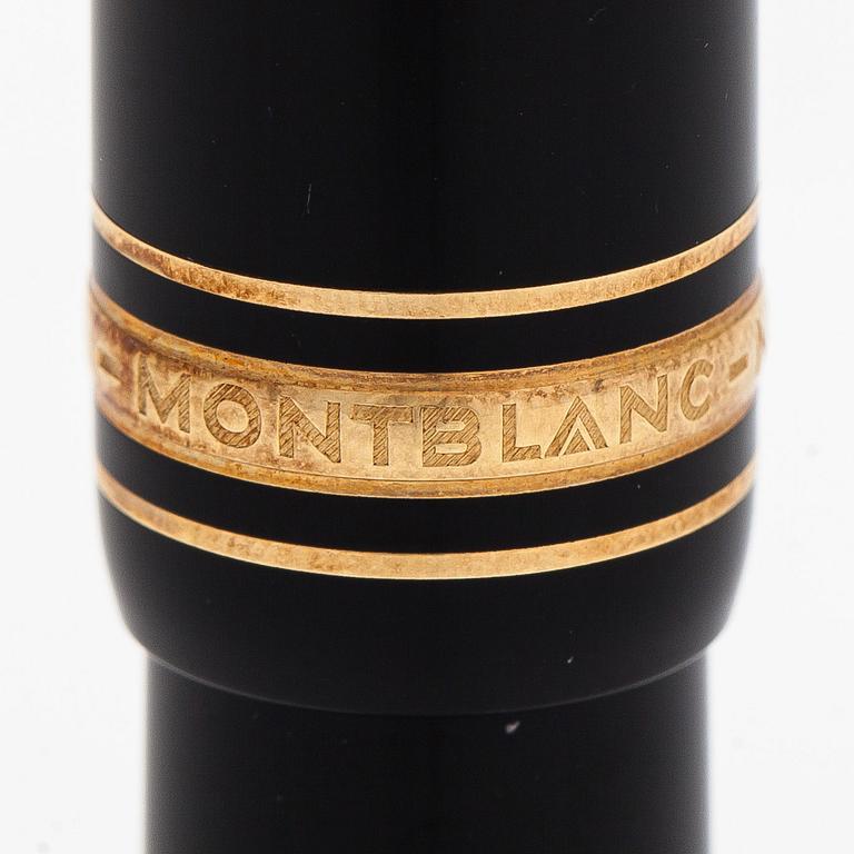 Montblanc, a Meisterstück fountain pen.