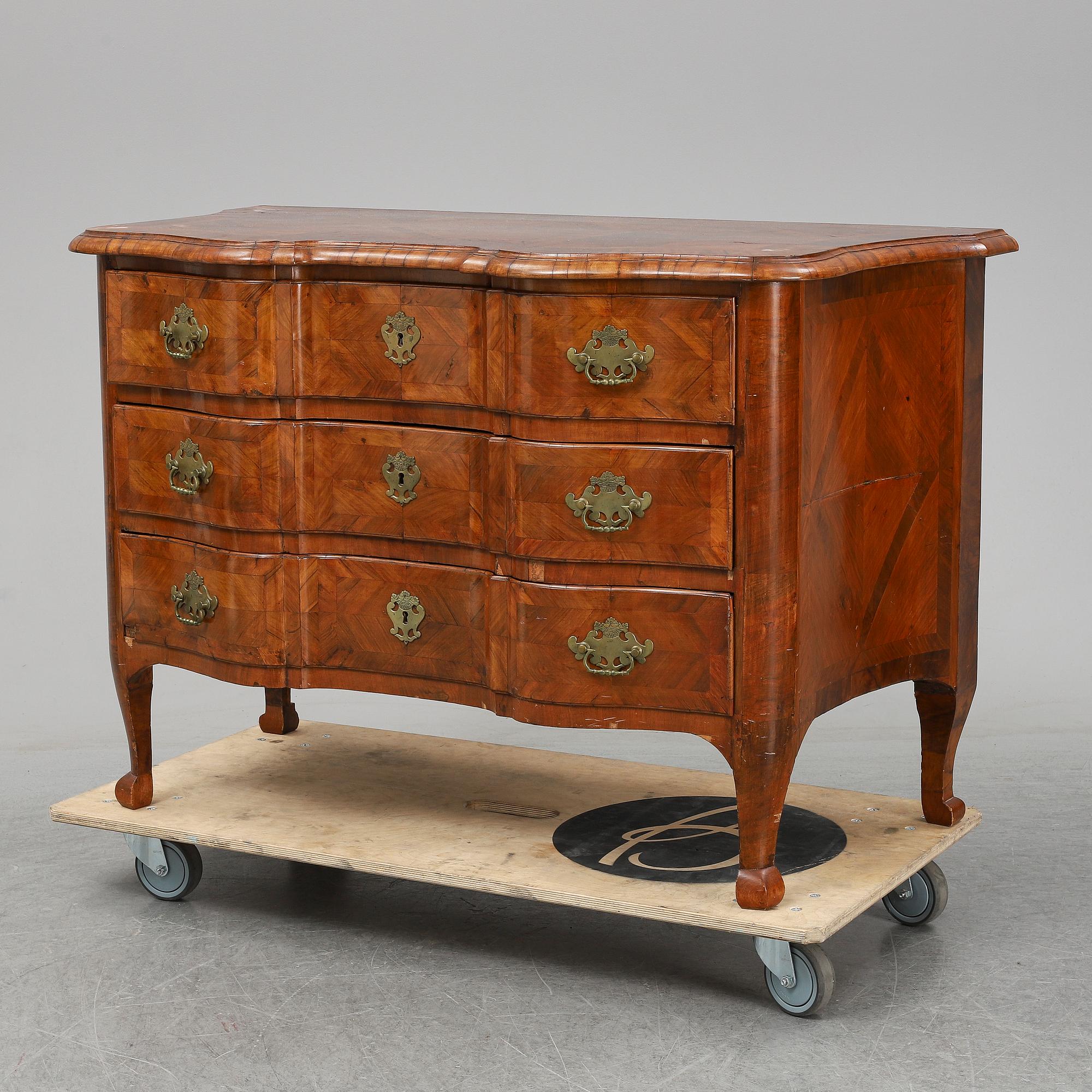 A Swedish late Baroque commode by C. Linning.