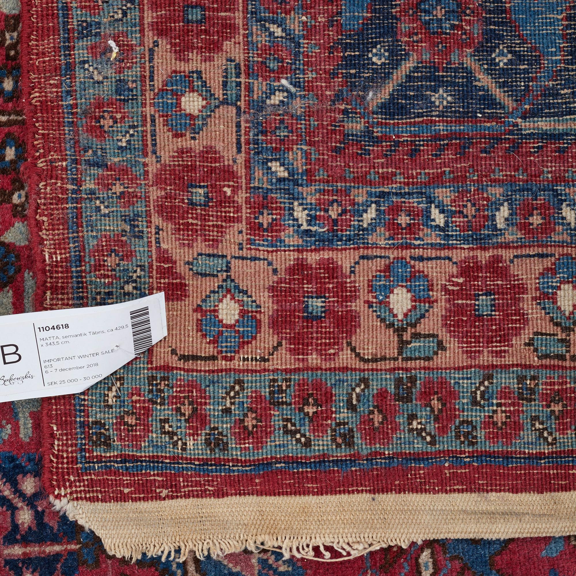 MATTO, a semi-antique Tabriz, ca 429,5 x 343,5 cm.
