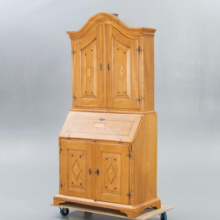 A Swedish oak desk cabinet around 1800.