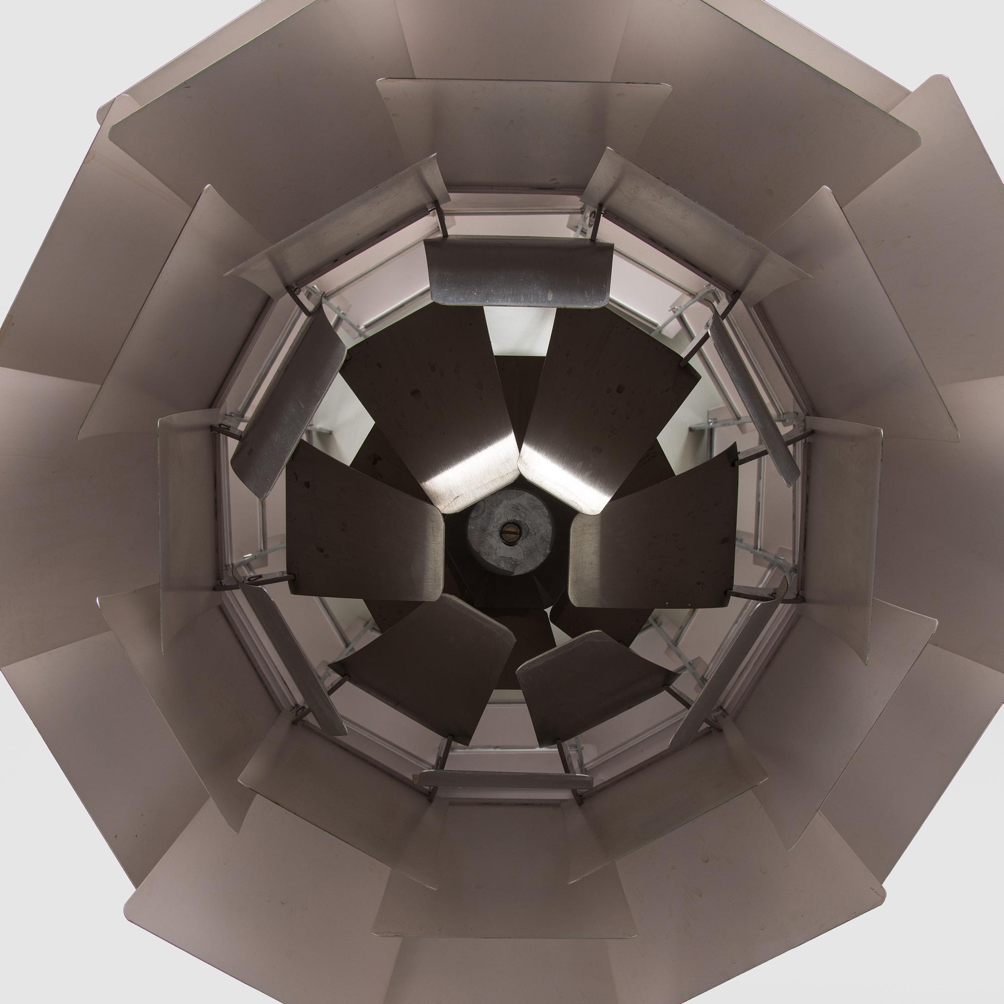 Poul Henningsen, kattovalaisin, "PH Artichoke / PH-Kotte", Louis Poulsen, Tanska, 1980-luku.