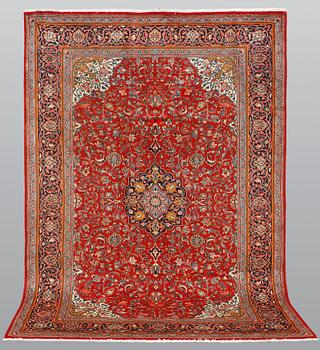 A carpet, Sarouk, ca 300 x 202 cm.
