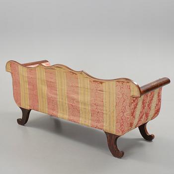 SOFFA med SOFFBORD, Karl Johanstil, omkring 1900.