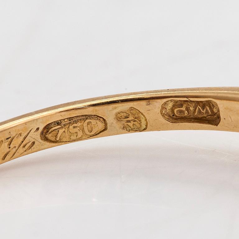 Ring, trestensring,18K guld med briljantslipade diamanter totalt ca 1.10 ct. W.Pettersson, Åbo.