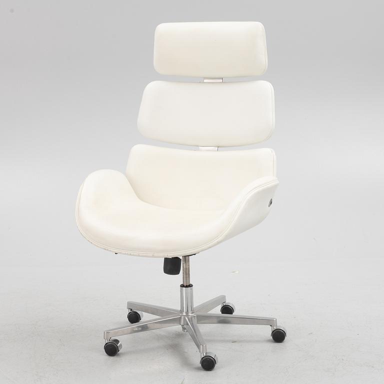 A contemporary swivel chair, Roche Bobois.