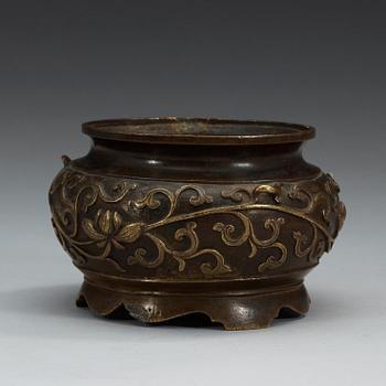 A bronze censer, Qing dynasty, 19th Century.