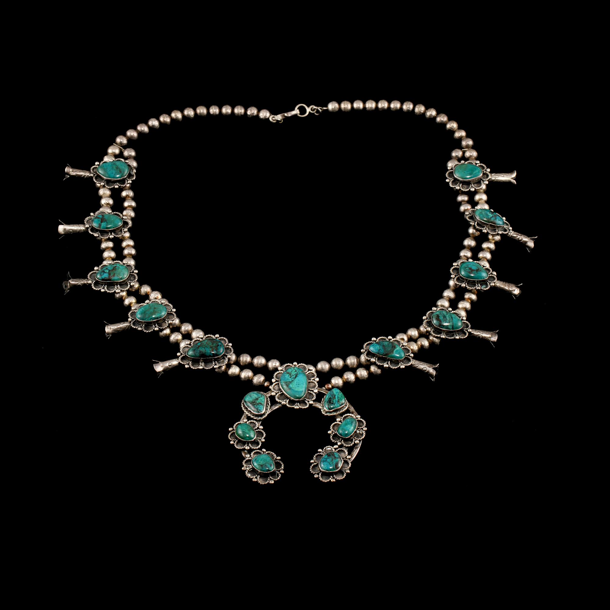 COLLIER, sterlingsilver samt krysokoll, Mexico. Vikt 130 g.