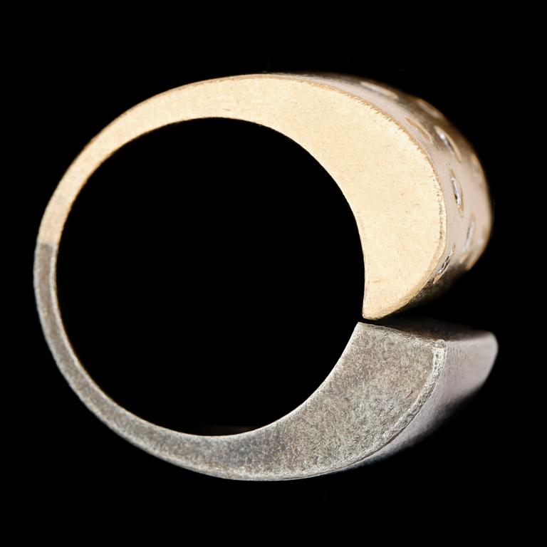 RING, 18k guld samt sterling silver o briljantslipade diamanter tot ca0,26ct (enl grav), Per Dåvik, Alton, 1994-95.