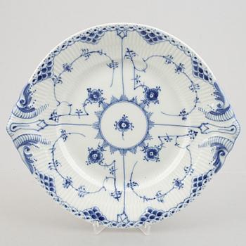 Mat- och kaffeservis, 78 delar, porslin, "Musselmalet", Royal Copenhagen, Danmark.