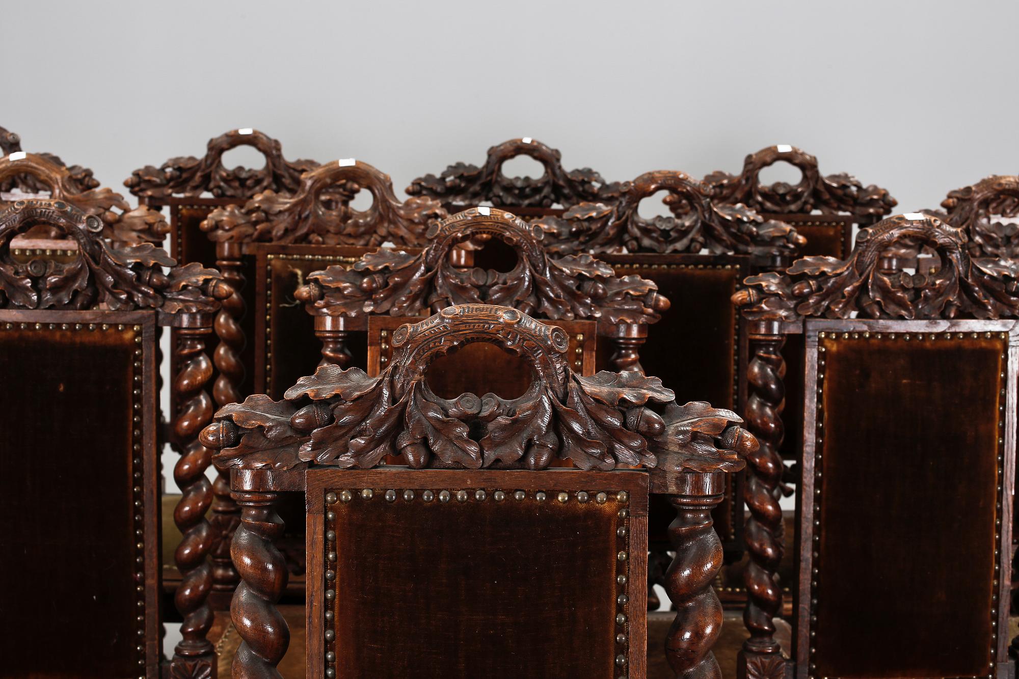 MATSALSSTOLAR, 12 st, barockstil, etikettmärkta CH. Benckert Jr, Stockholm, sent 1800-tal.