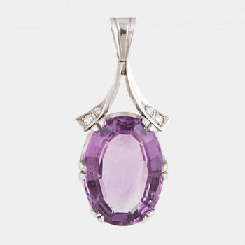 White gold, amethyst and small eight-cut diamond pendant.