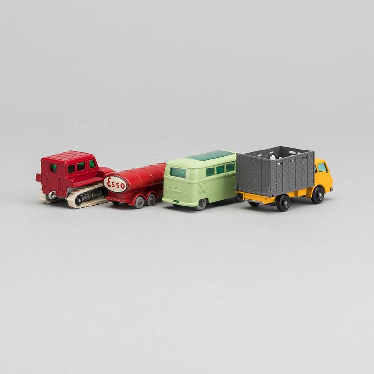 LESNEY MATCHBOX SERIES, 4 st, bland annat Snow Trac  Tractor RW 35B-2.