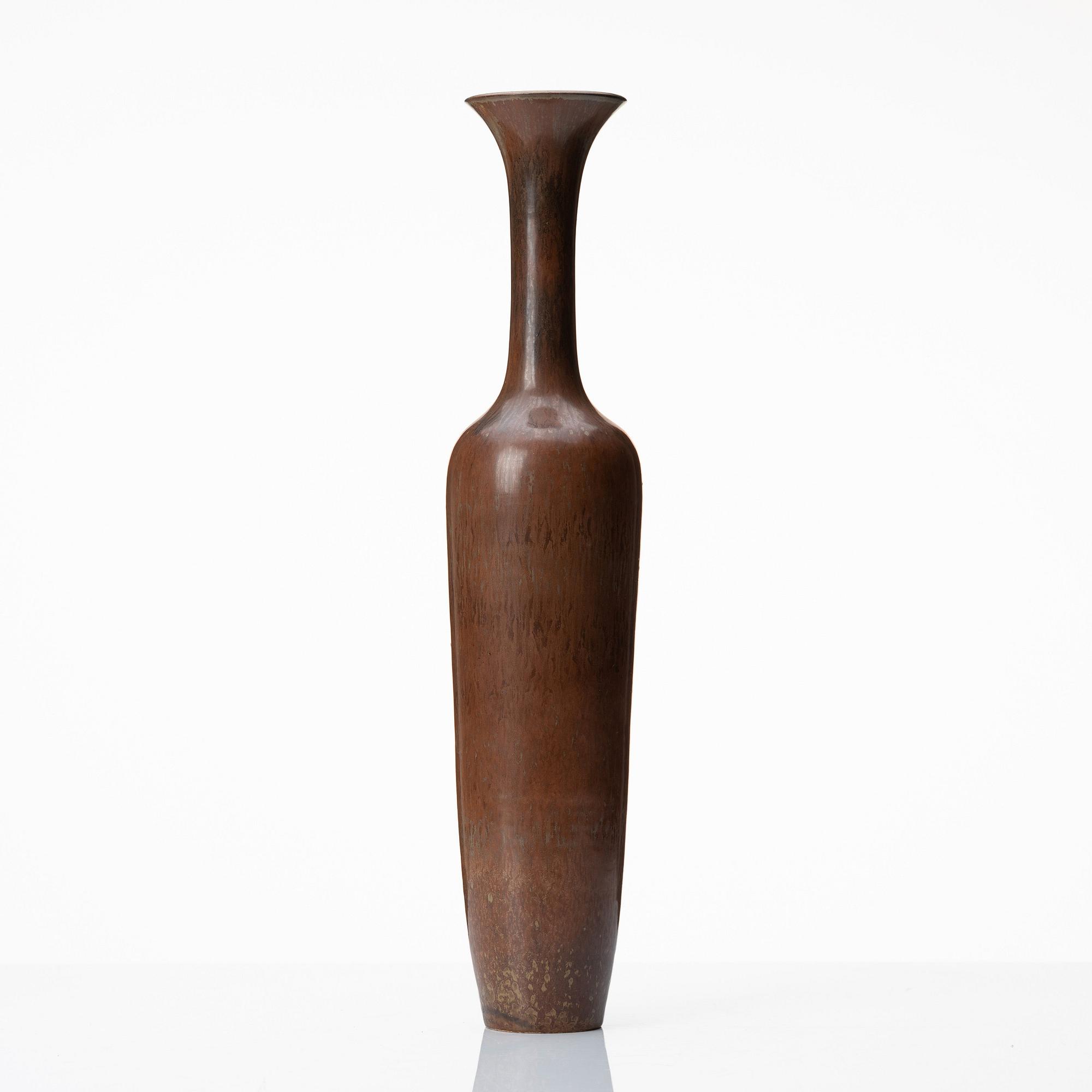Gunnar Nylund, a brown glazed stoneware vase, Rörstrand, Sweden 1950s.