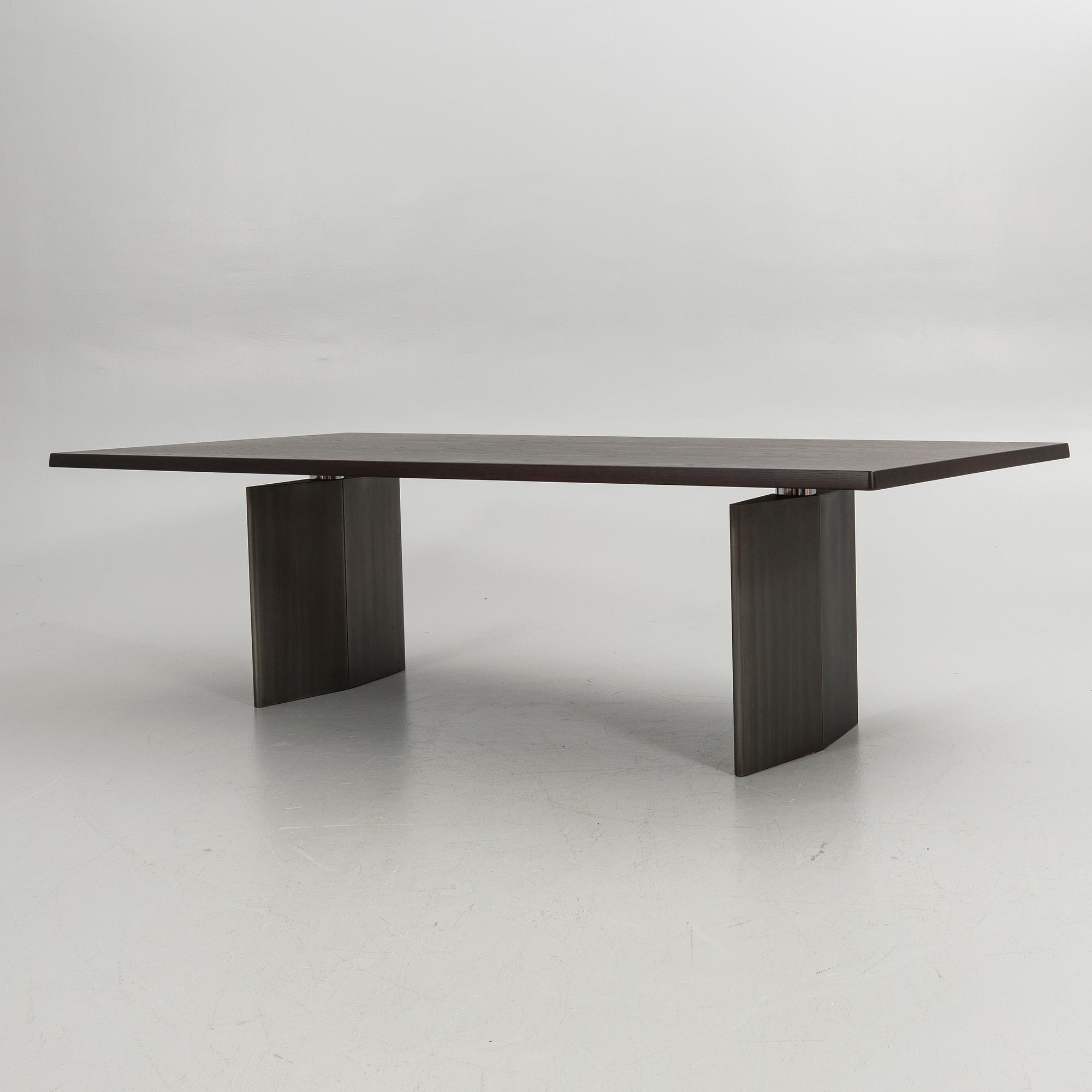 Dining table/table, Minotti, Italy, 21st century.