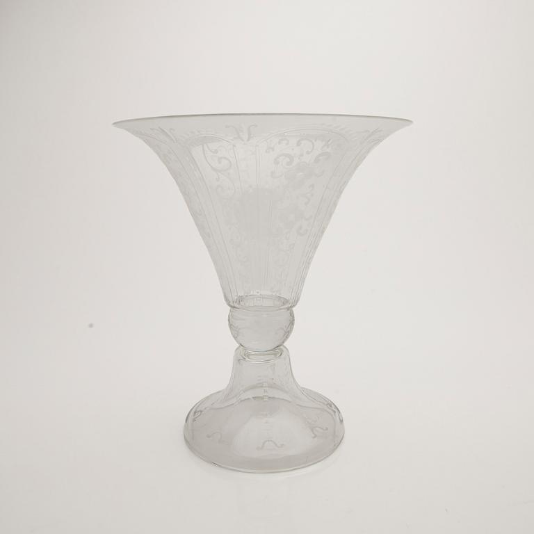 Edward Hald, Glasses, 2 pcs, Orrefors and Kosta Boda, 1920s.